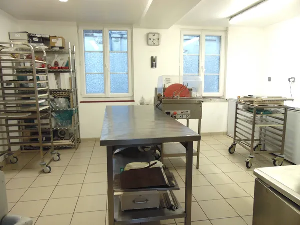 Réunissez votre équipe dans un atelier de chocolaterie artisanale et dégustez des chocolats de différentes origines - Image n°3 - Wecandoo