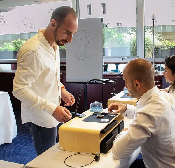 Initiez-vous à l'horlogerie en groupe - Image n°4 - Wecandoo