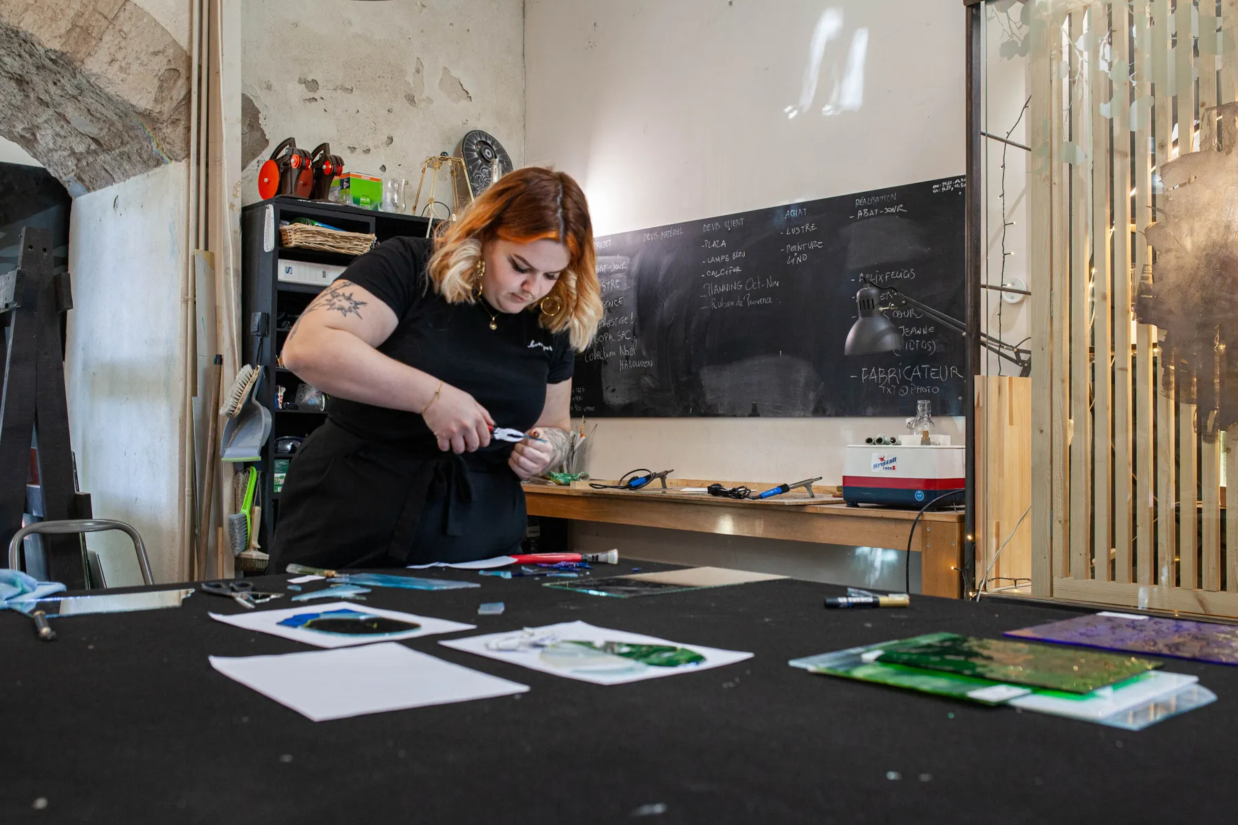 Créez votre miroir en vitrail Tiffany avec Emma - Image n°2 - Wecandoo