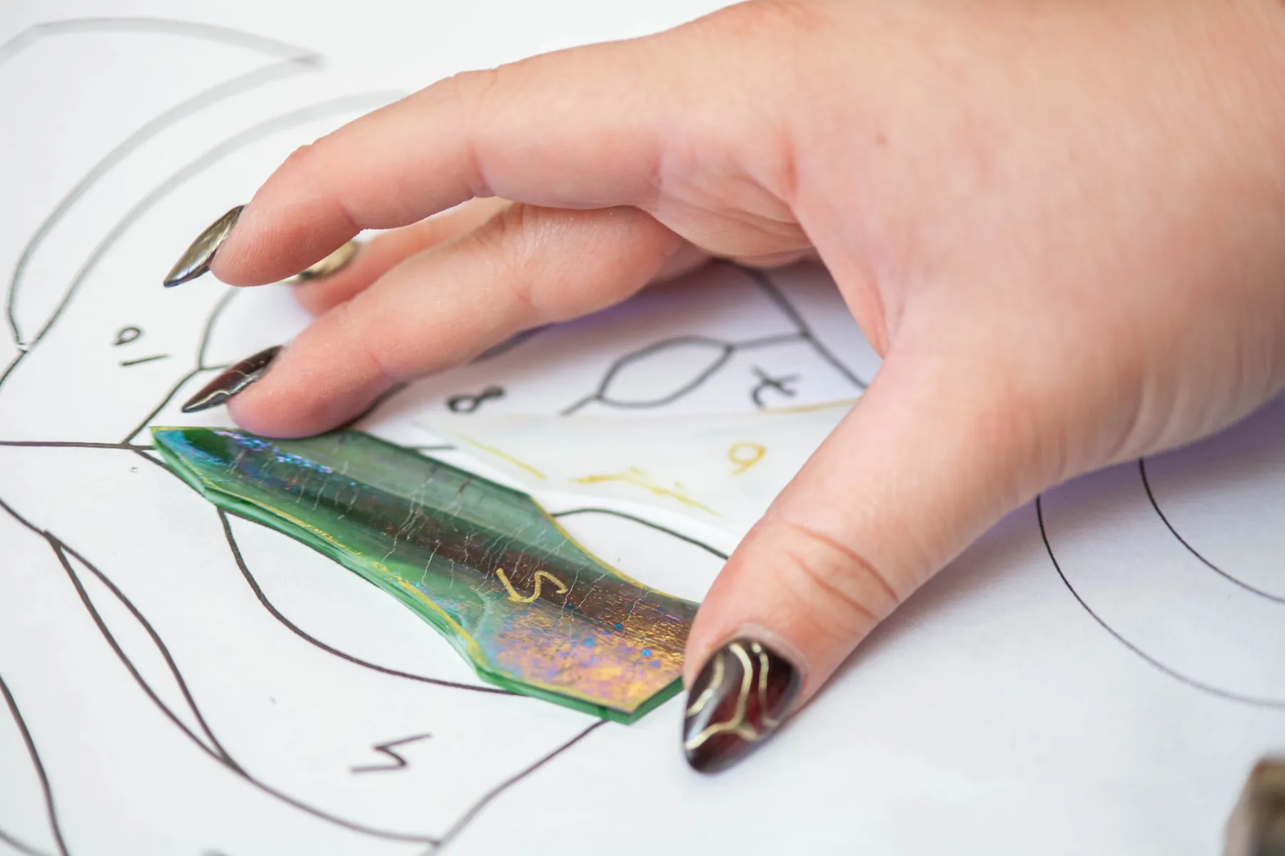 Créez votre feuille de Monstera en vitrail Tiffany sur une journée - Image n°3 - Wecandoo