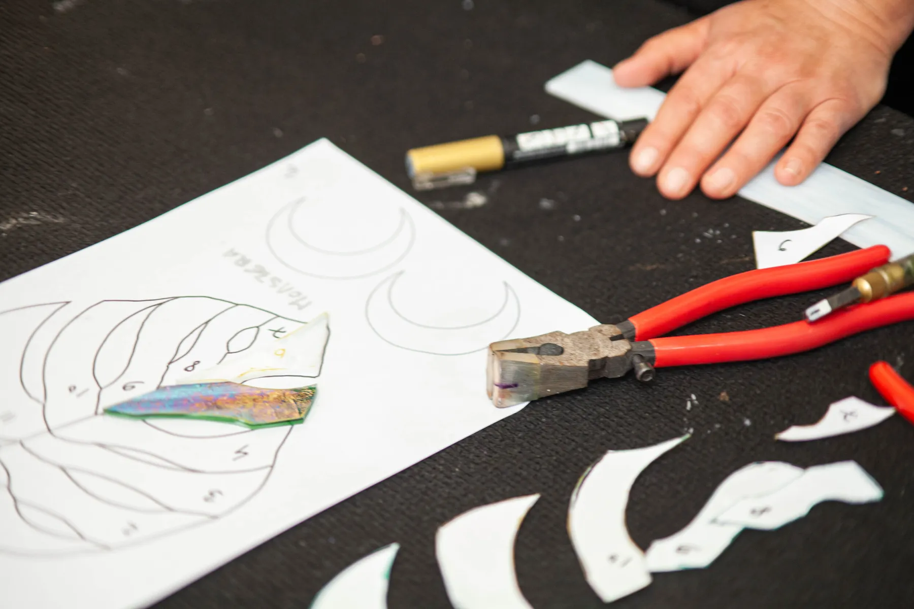 Créez votre feuille de Monstera en vitrail Tiffany sur une journée - Image n°2 - Wecandoo