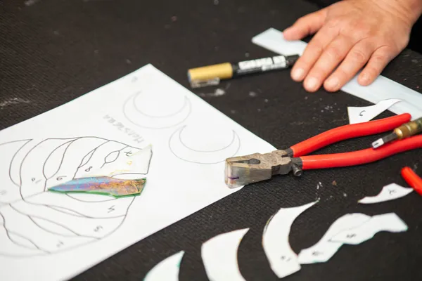 Créez votre feuille de Monstera en vitrail Tiffany sur une journée - Image n°2 - Wecandoo