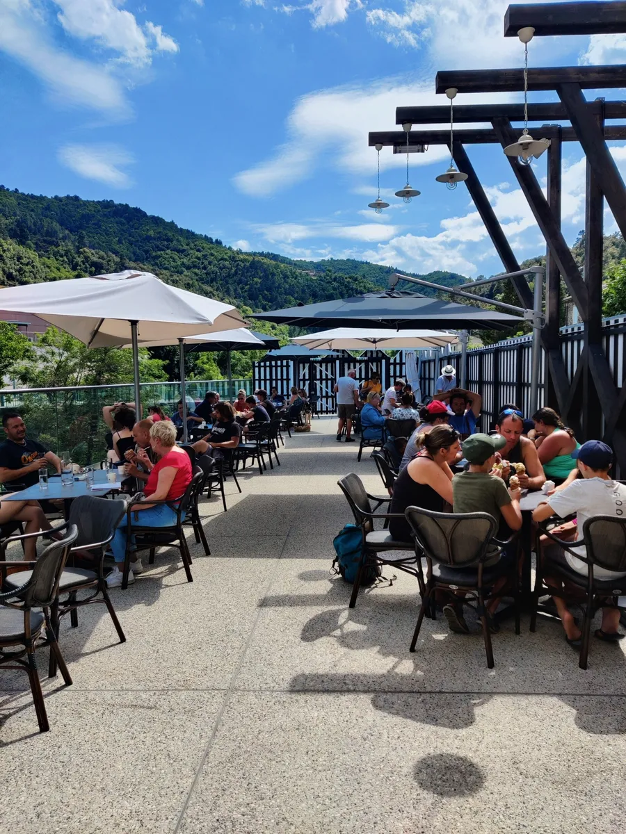 Enchantez votre équipe en visitant un glacier artisanal au cœur de l'Ardèche et goûtez 20 délicieux parfums en groupe - Afbeelding nr. 1 - Wecandoo