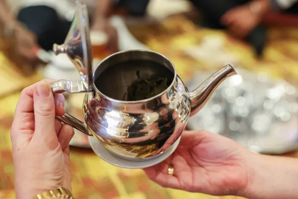 Découvrez la cérémonie du thé africain Ataya - Image n°4 - Wecandoo