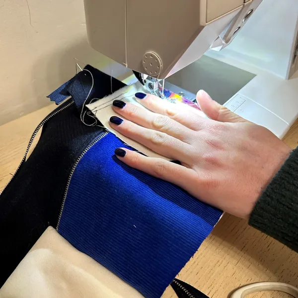 Réalisez votre banane oversize en velours - Image n°2 - Wecandoo