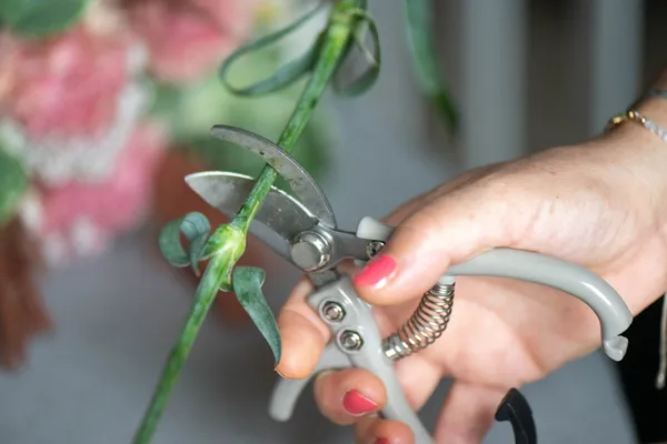 Réalisez votre bouquet de fleurs fraîches - Image n°2 - Wecandoo