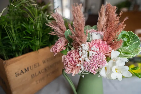 Réalisez votre bouquet de fleurs fraîches - Image n°5 - Wecandoo