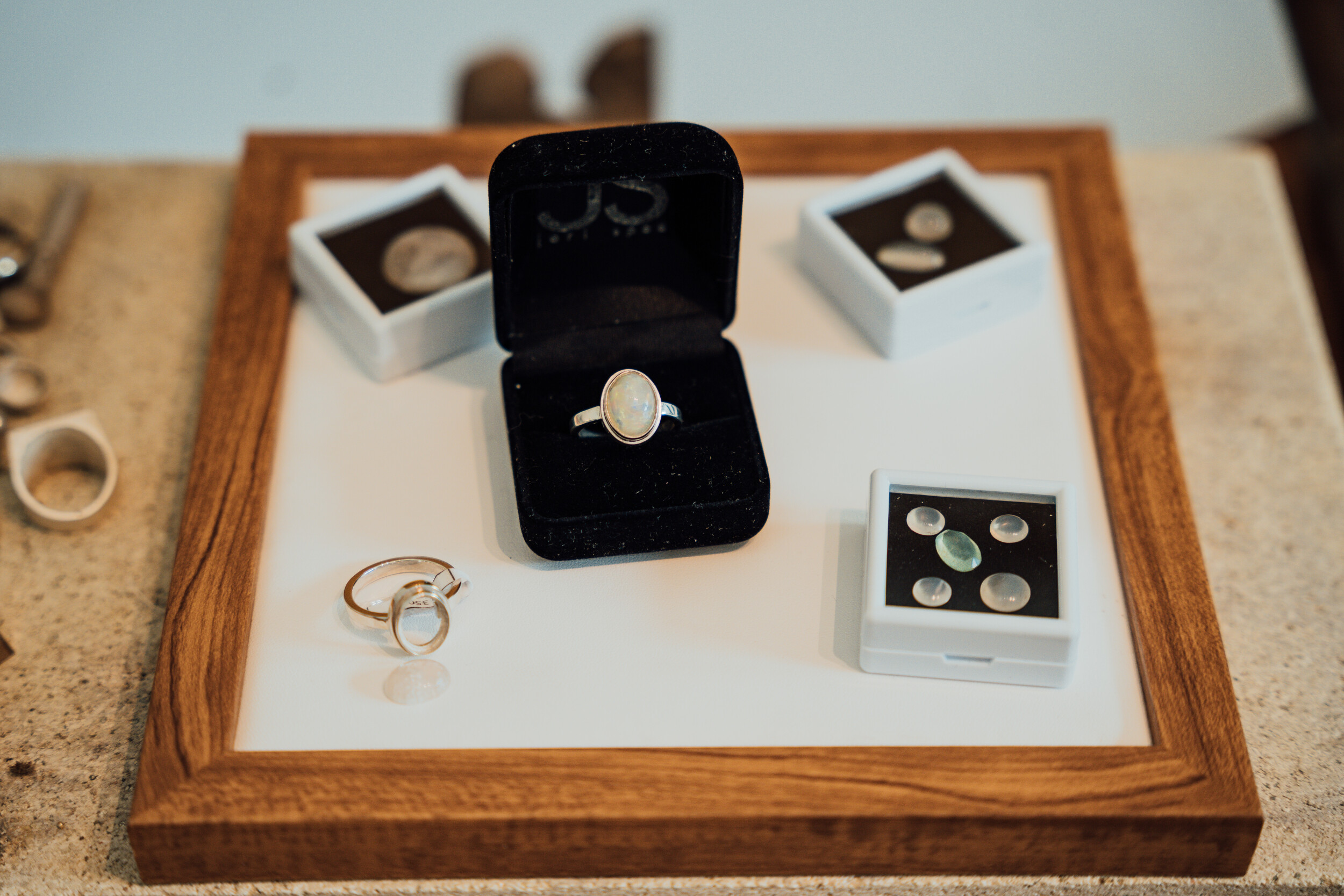 Wecandoo - Craft your own silver ring with a gemstone - Image n°7