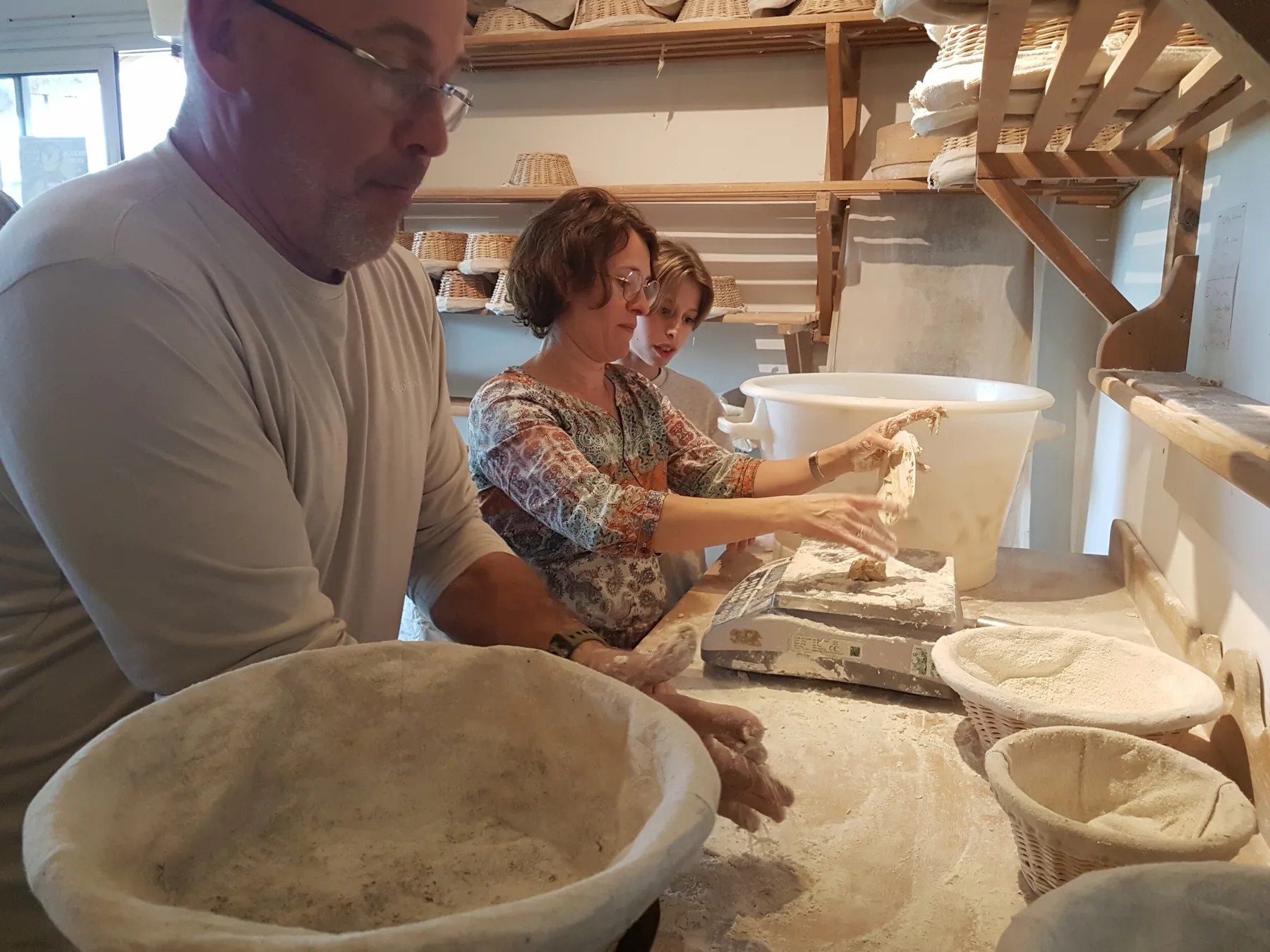 Devenez paysan-boulanger le temps d'une journée et fabriquez vos pains au levain - Image n°4 - Wecandoo