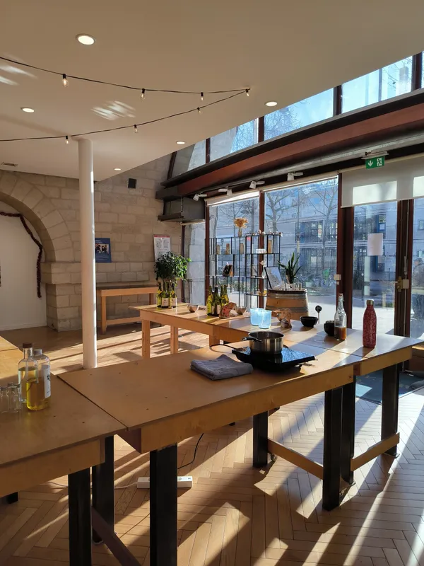 Mobilisez votre équipe et fabriquez vos soins ou vos produits ménagers naturels dans le Viaduc des Arts - Image n°2 - Wecandoo