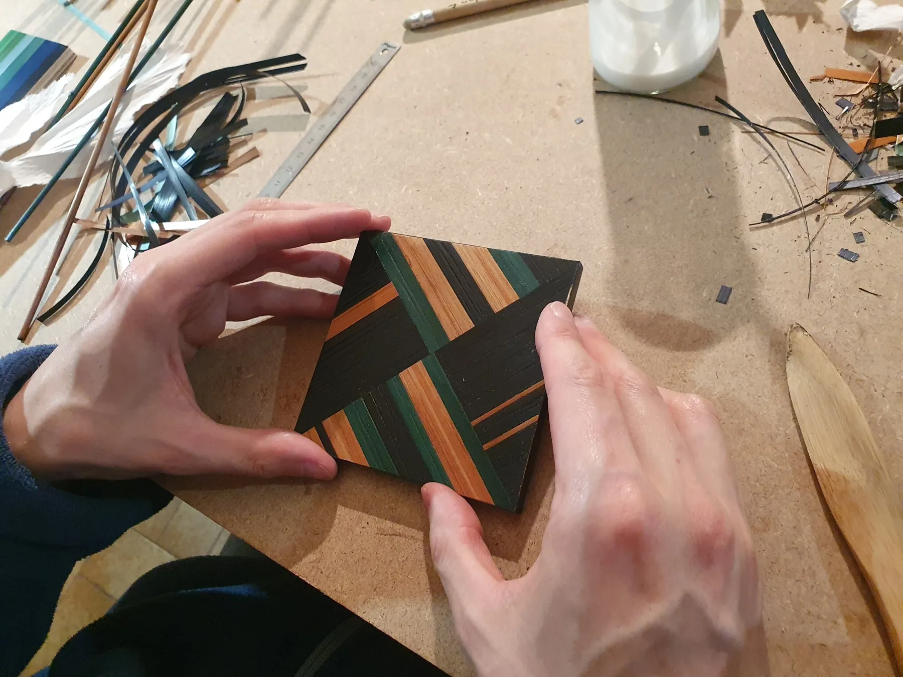 Initiez-vous à la marqueterie de paille - Image n°4 - Wecandoo