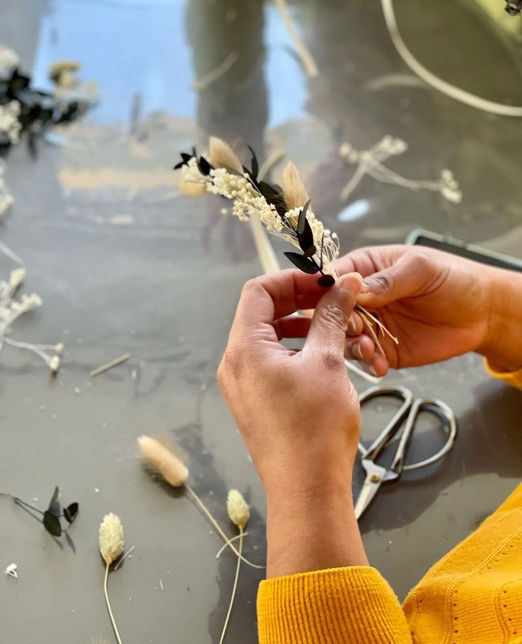 Fabriquez votre couronne de fleurs séchées - Image n°3 - Wecandoo