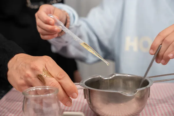 Créez votre bougie parfumée dans vos locaux - Image n°3 - Wecandoo