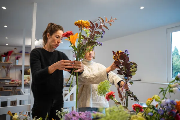 Créez votre composition de fleurs fraîches en groupe - Image n°2 - Wecandoo