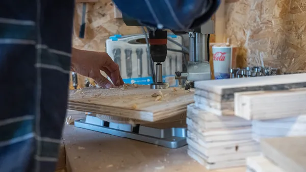 Réalisez votre étagère à assemblage mi-bois - Image n°3 - Wecandoo