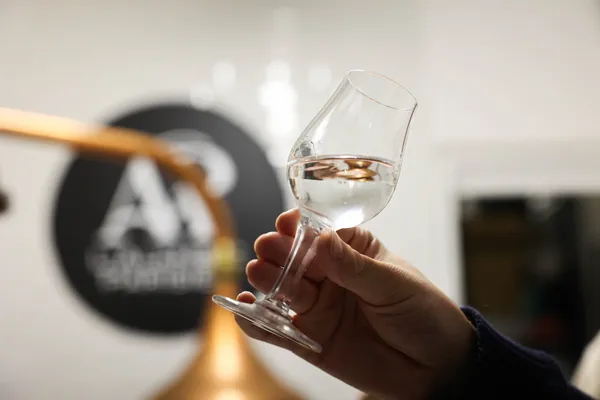 Visitez une distillerie artisanale parisienne et dégustez de savoureux spiritueux avec Vincent - Image n°1 - Wecandoo