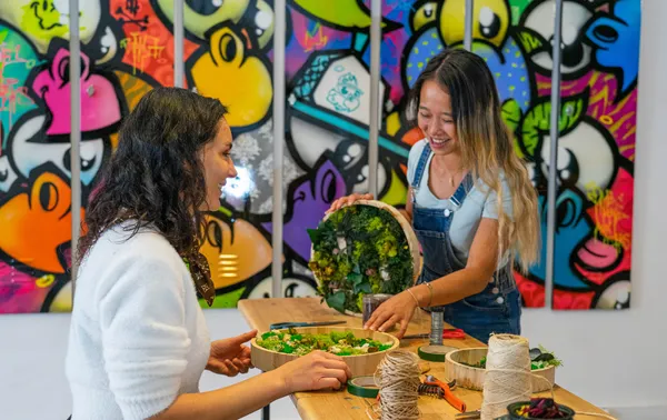 Rapprochez votre équipe et réalisez votre composition florale collective - Image n°2 - Wecandoo