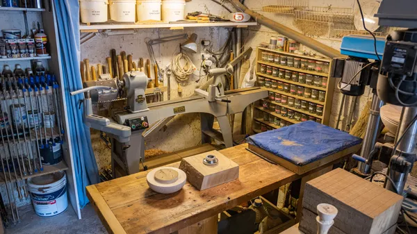 Réalisez votre grand plateau au tour à bois sur une journée - Image n°1 - Wecandoo