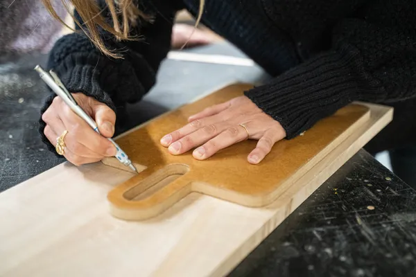 Réalisez votre planche à découper en bois - Image n°3 - Wecandoo