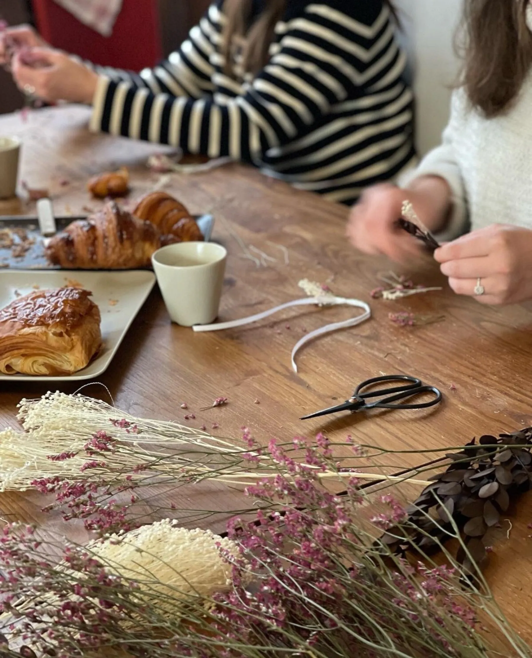 Fabriquez votre couronne de fleurs séchées - Image n°4 - Wecandoo