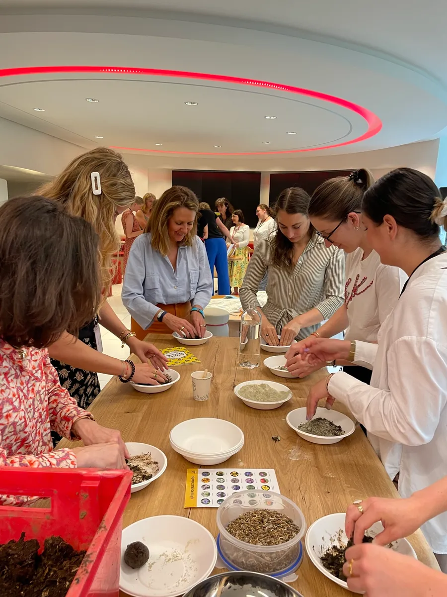 Engagez votre équipe pour la biodiversité via une immersion dans le monde des abeilles avec dégustation - Image n°1 - Wecandoo