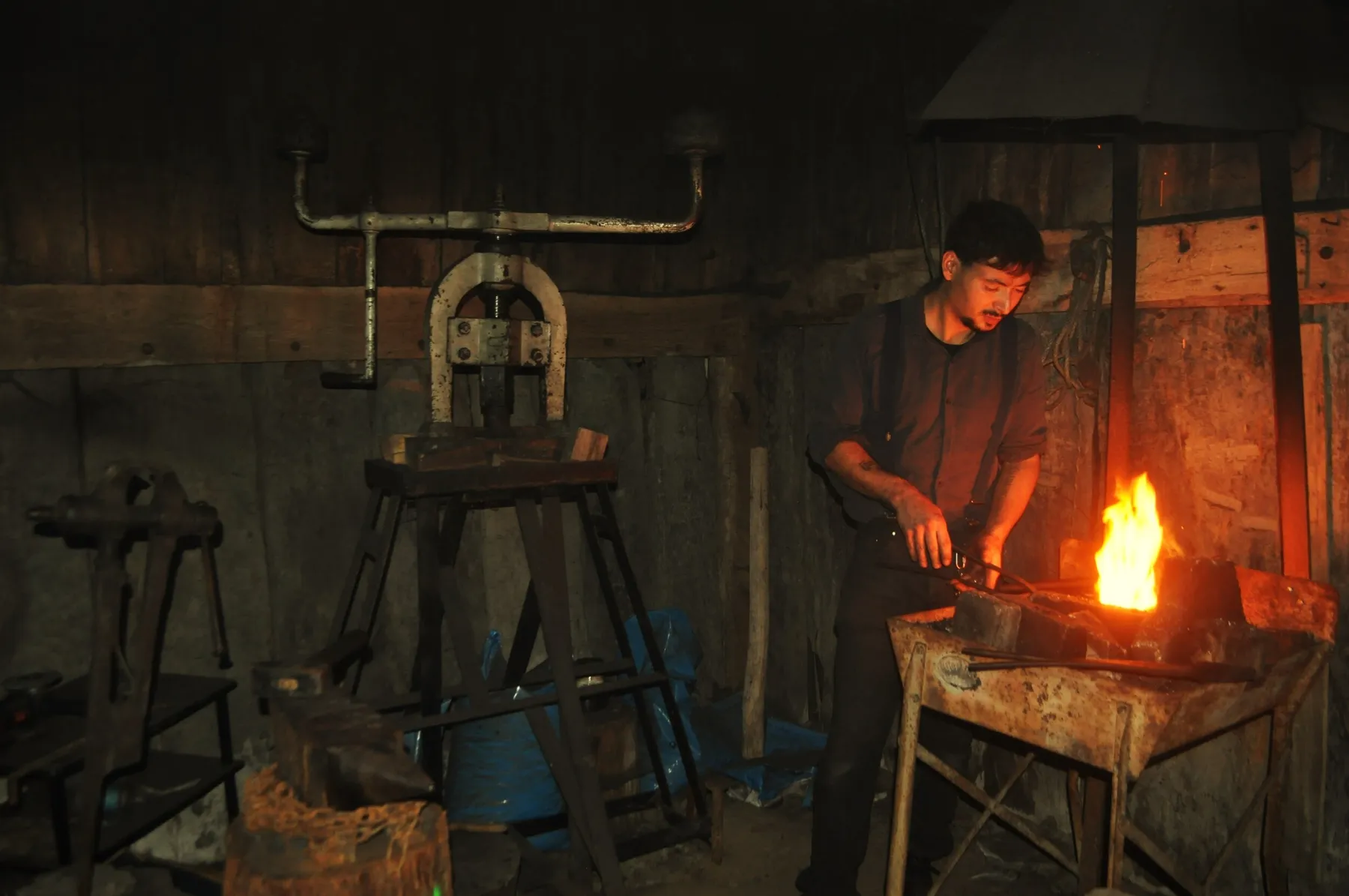 Forgez votre couteau droit brut de forge sur une journée avec Maxime - Image n°2 - Wecandoo