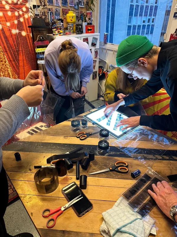 Rassemblez votre équipe et réalisez votre propre challenge photo argentique avec Sandrine - Image n°4 - Wecandoo