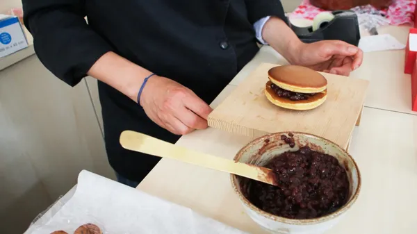 Emerveillez votre équipe et réalisez vos dorayakis autour d'un cocktail - Image n°4 - Wecandoo