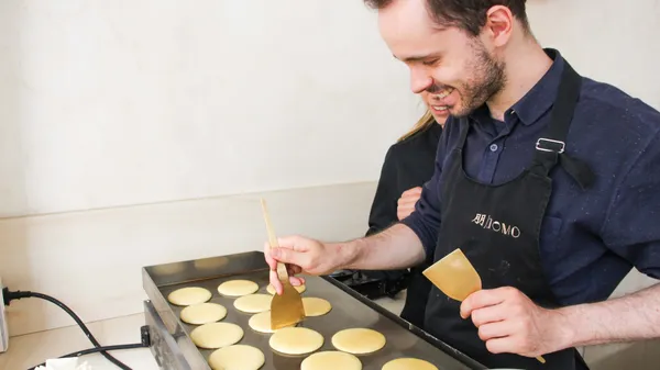 Emerveillez votre équipe et réalisez vos dorayakis autour d'un cocktail - Image n°3 - Wecandoo