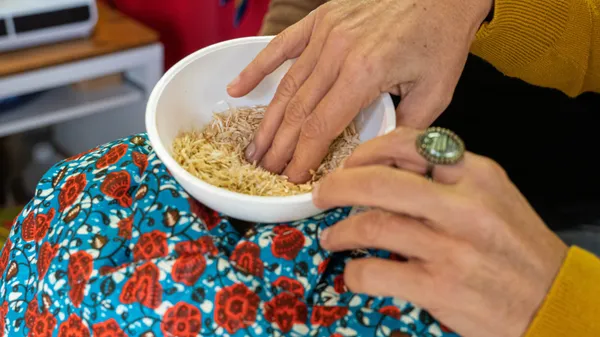 Cousez votre pouf ou des coussins déco en Wax - Image n°3 - Wecandoo