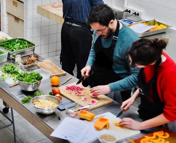 Surprenez votre équipe et cuisinez des plantes sauvages - Image n°2 - Wecandoo