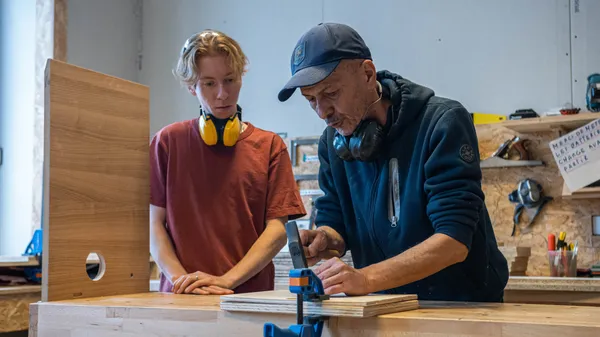 Créez votre tabouret en bois upcyclé - Image n°4 - Wecandoo