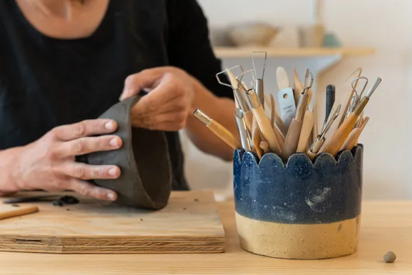 Réunissez votre équipe autour d'un atelier de modelage et dégustez du vin vieilli en jarre - Image n°4 - Wecandoo