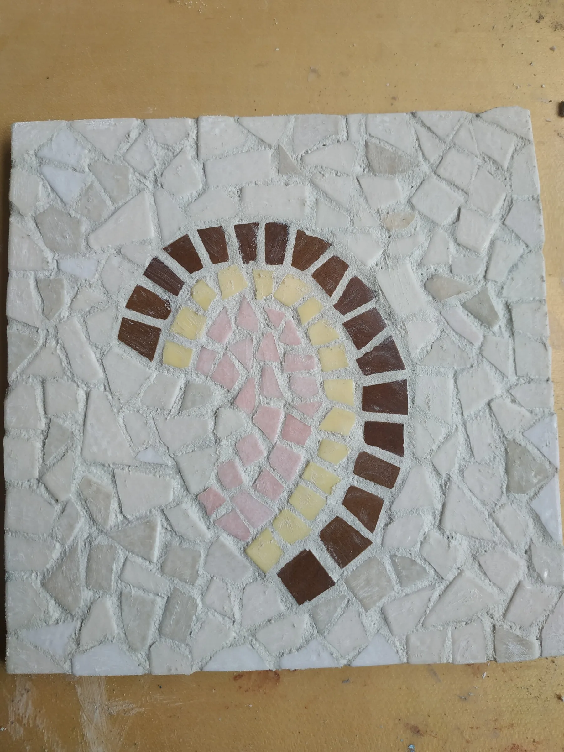 Rassemblez votre équipe et réalisez vos sous-verres en mosaïque avec Woody - Image n°4 - Wecandoo