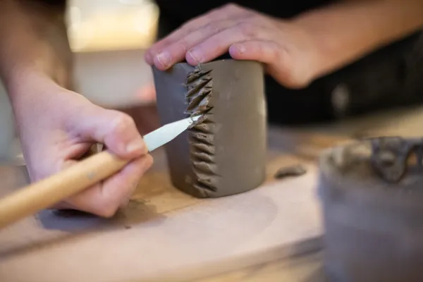 Motivez votre équipe et façonnez votre bol ou tasse en céramique - Image n°2 - Wecandoo