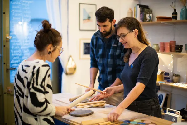 Motivez votre équipe et façonnez votre bol ou tasse en céramique - Image n°1 - Wecandoo