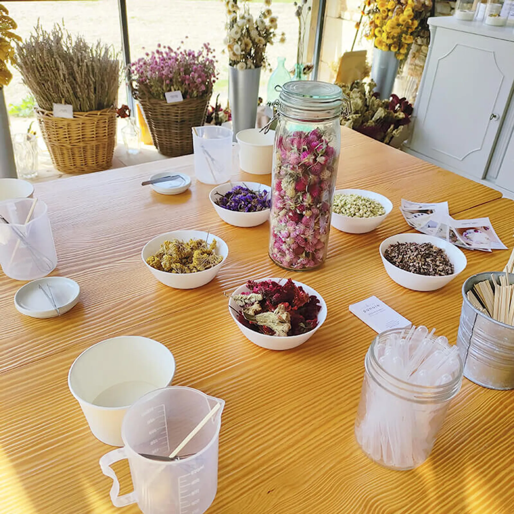 Fabriquez votre bougie fleurie vegan - Image n°1 - Wecandoo