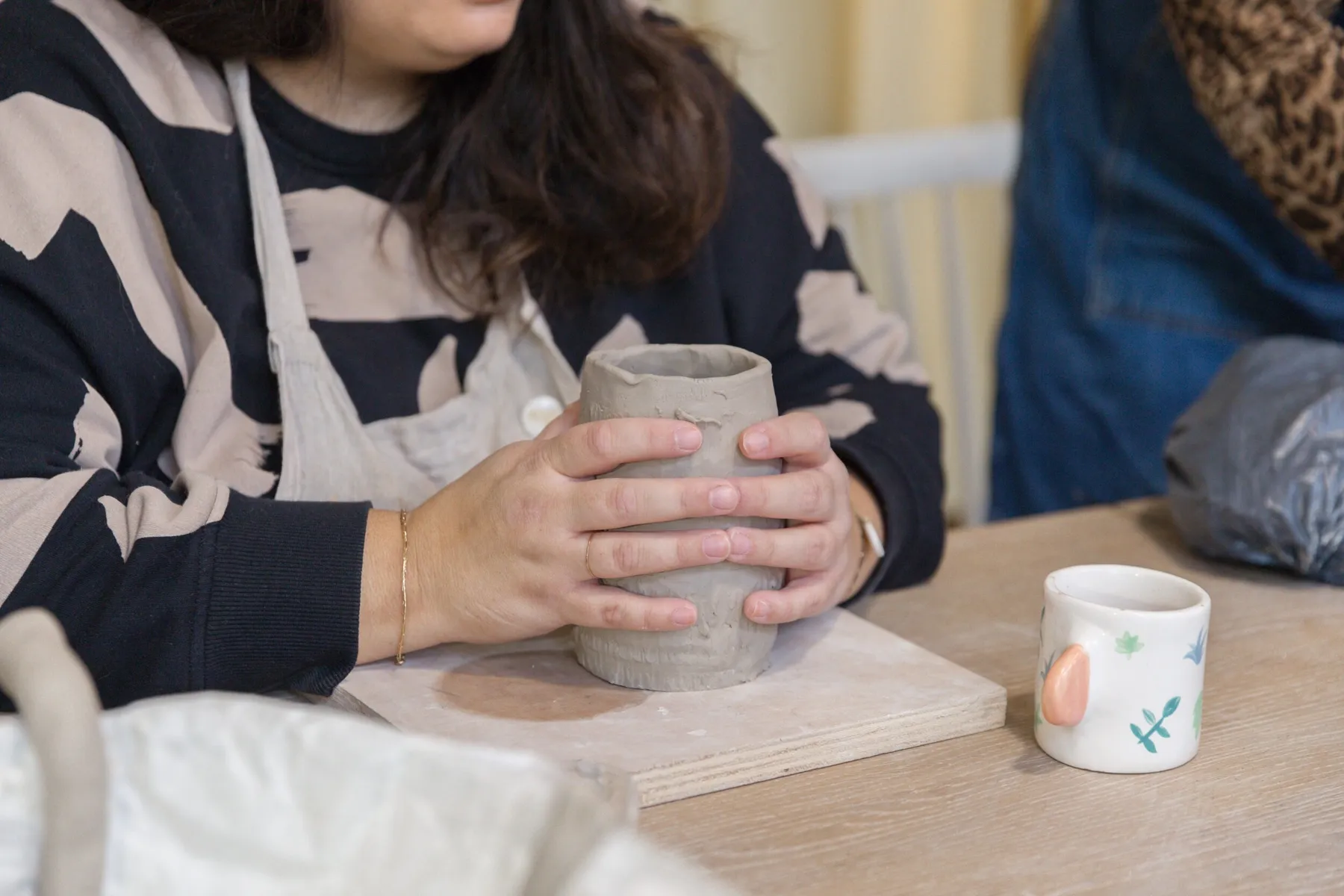 Faites découvrir à votre équipe le monde de la céramique et réalisez vos propres créations avec Tania - Image n°5 - Wecandoo