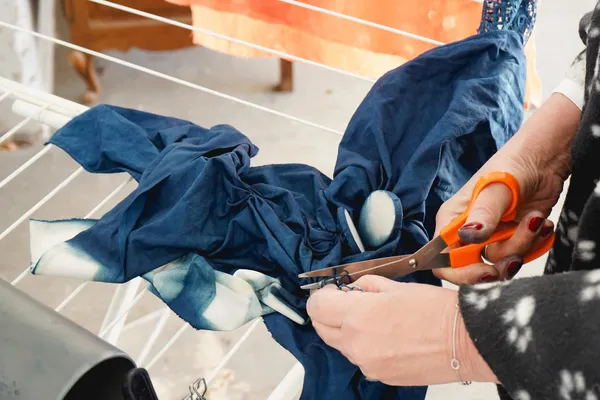 Try your hand at itajime shibori dyeing - Afbeelding nr. 2 - Wecandoo