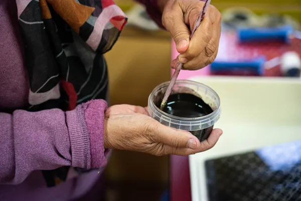 Initiez-vous au transfert d'image sur porcelaine - Image n°2 - Wecandoo