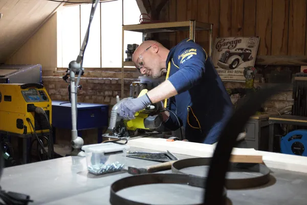 Initiez-vous au travail du métal et fabriquez votre lampe à anneaux - Afbeelding nr. 3 - Wecandoo