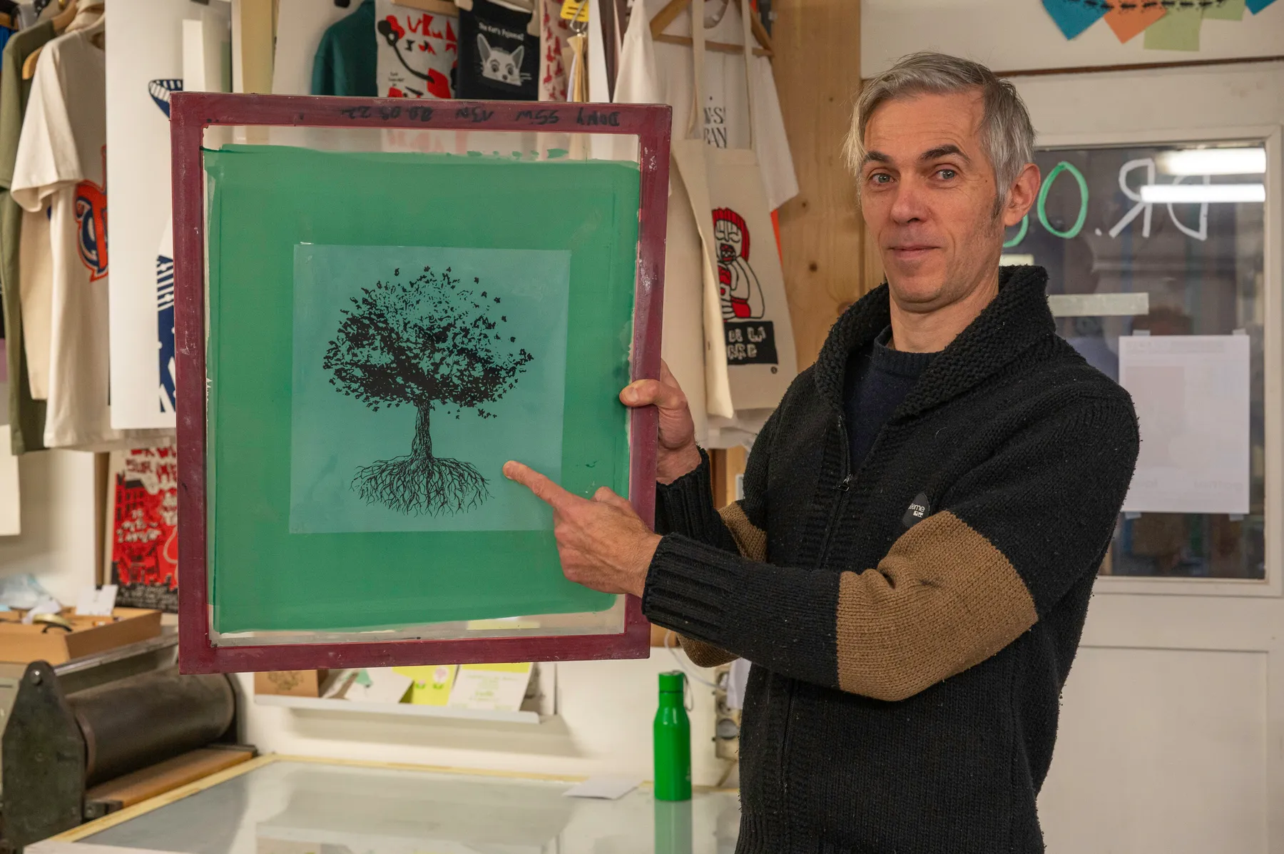 Learn about screen printing and print your poster in two colours over the course of a day - Afbeelding nr. 4 - Wecandoo