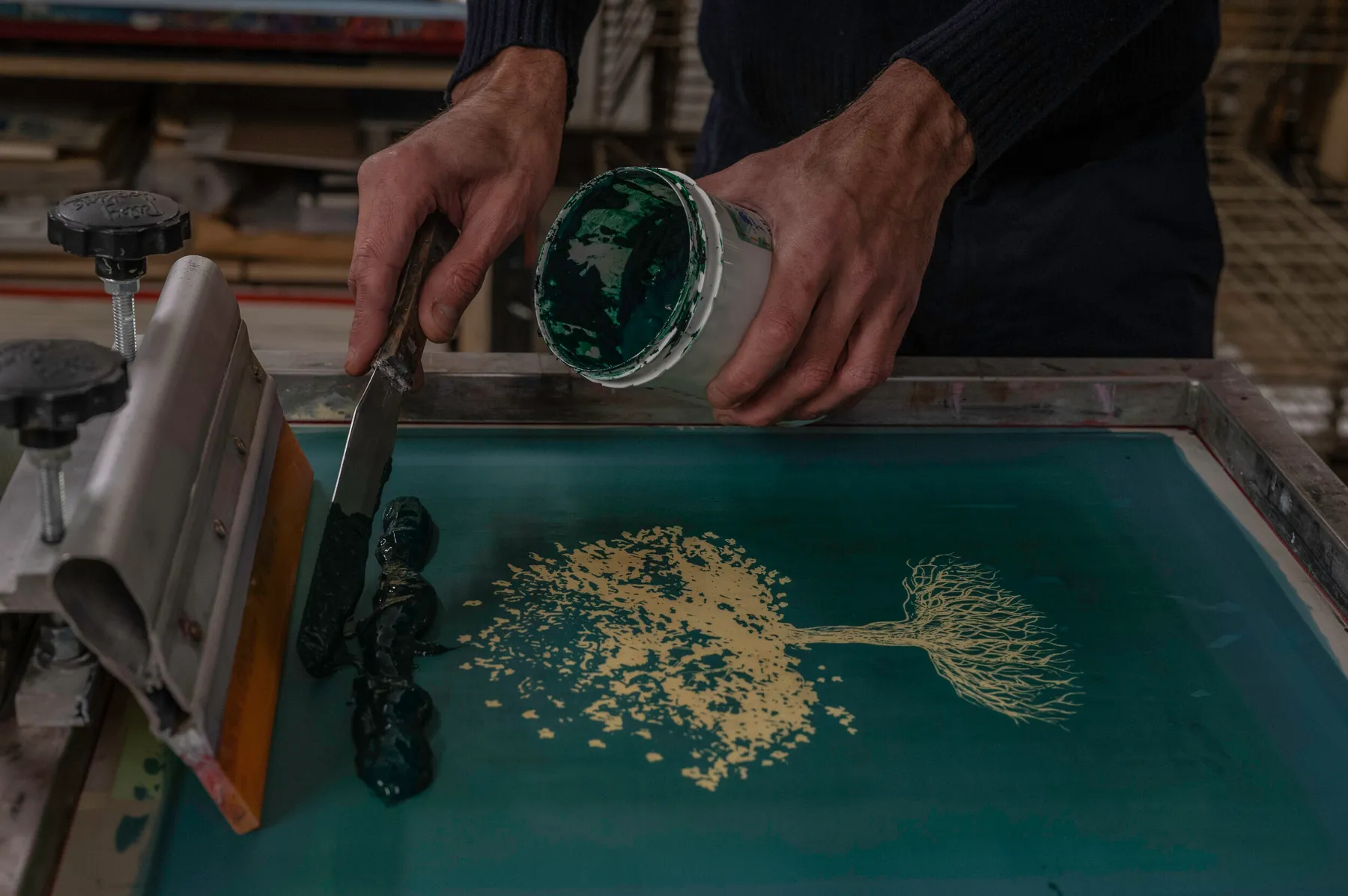 Learn about screen printing and print your poster in two colours over the course of a day - Afbeelding nr. 5 - Wecandoo