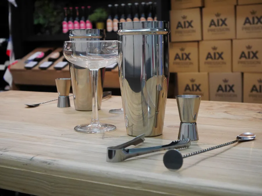 Initiez-vous à la création de cocktails avec Steven ou Maxime - Image n°1 - Wecandoo