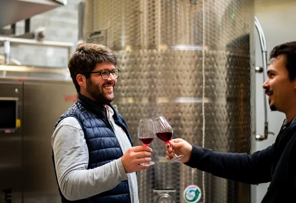 Surprenez votre équipe avec une visite et une dégustation dans un chai urbain - Image n°3 - Wecandoo