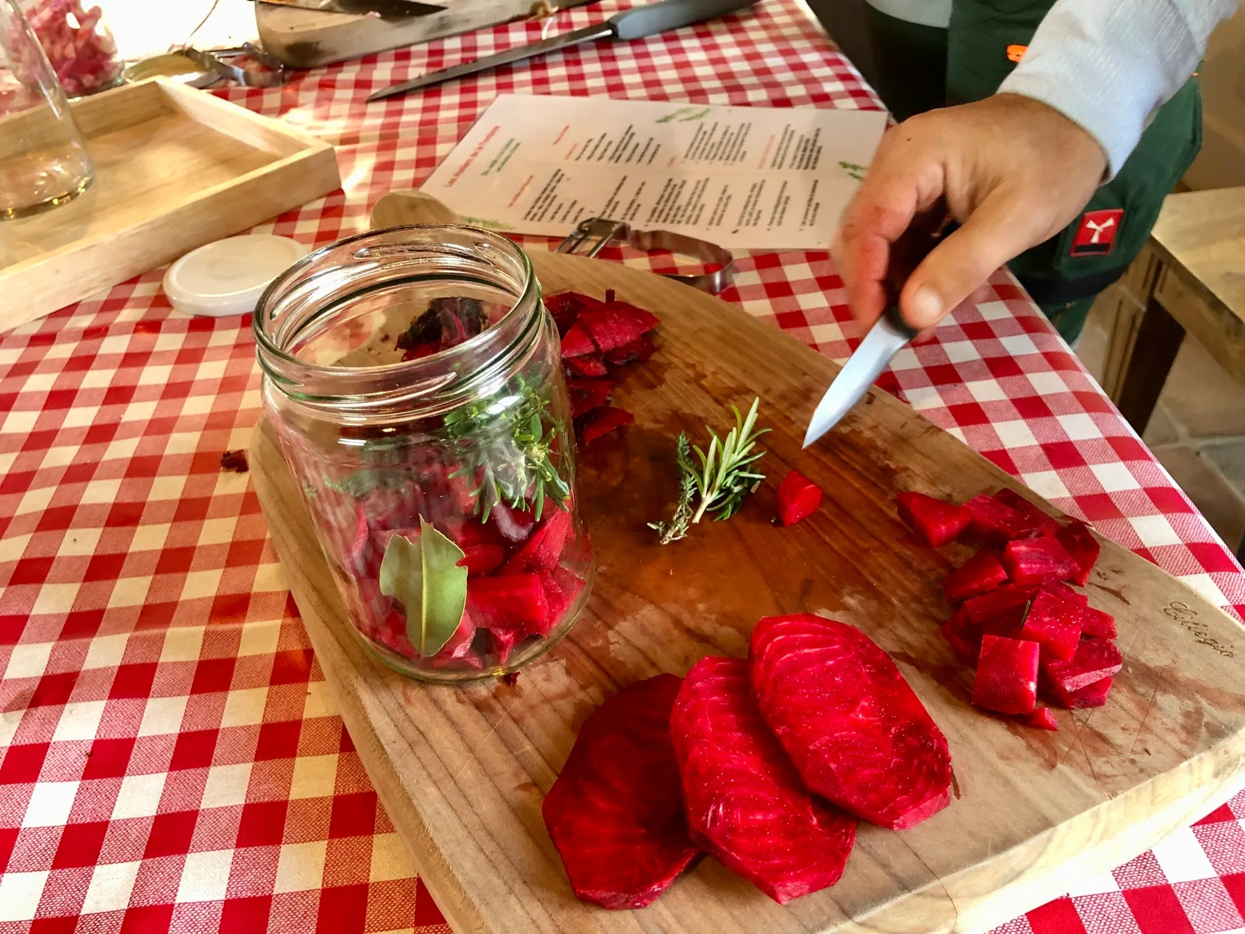 Visitez un potager en permaculture et cuisinez vos légumes avec Benjamin - Image n°5 - Wecandoo
