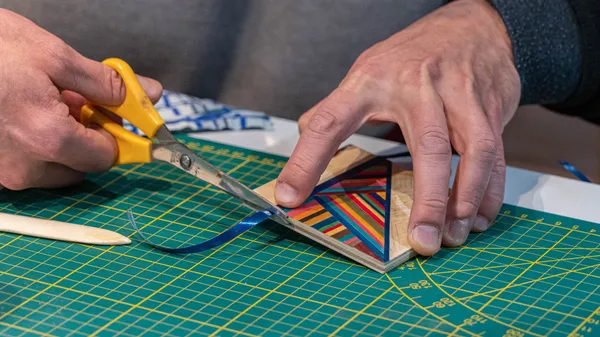 Découvrez la marqueterie de paille - Image n°1 - Wecandoo