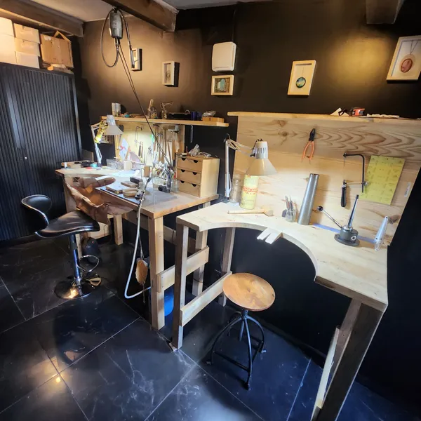 Réalisez votre bague en argent avec Marie - Image n°2 - Wecandoo