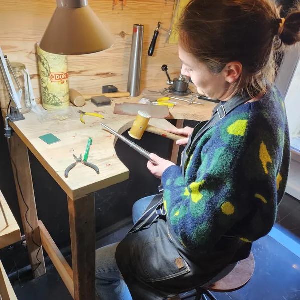 Réalisez votre bague en argent avec Marie - Image n°5 - Wecandoo