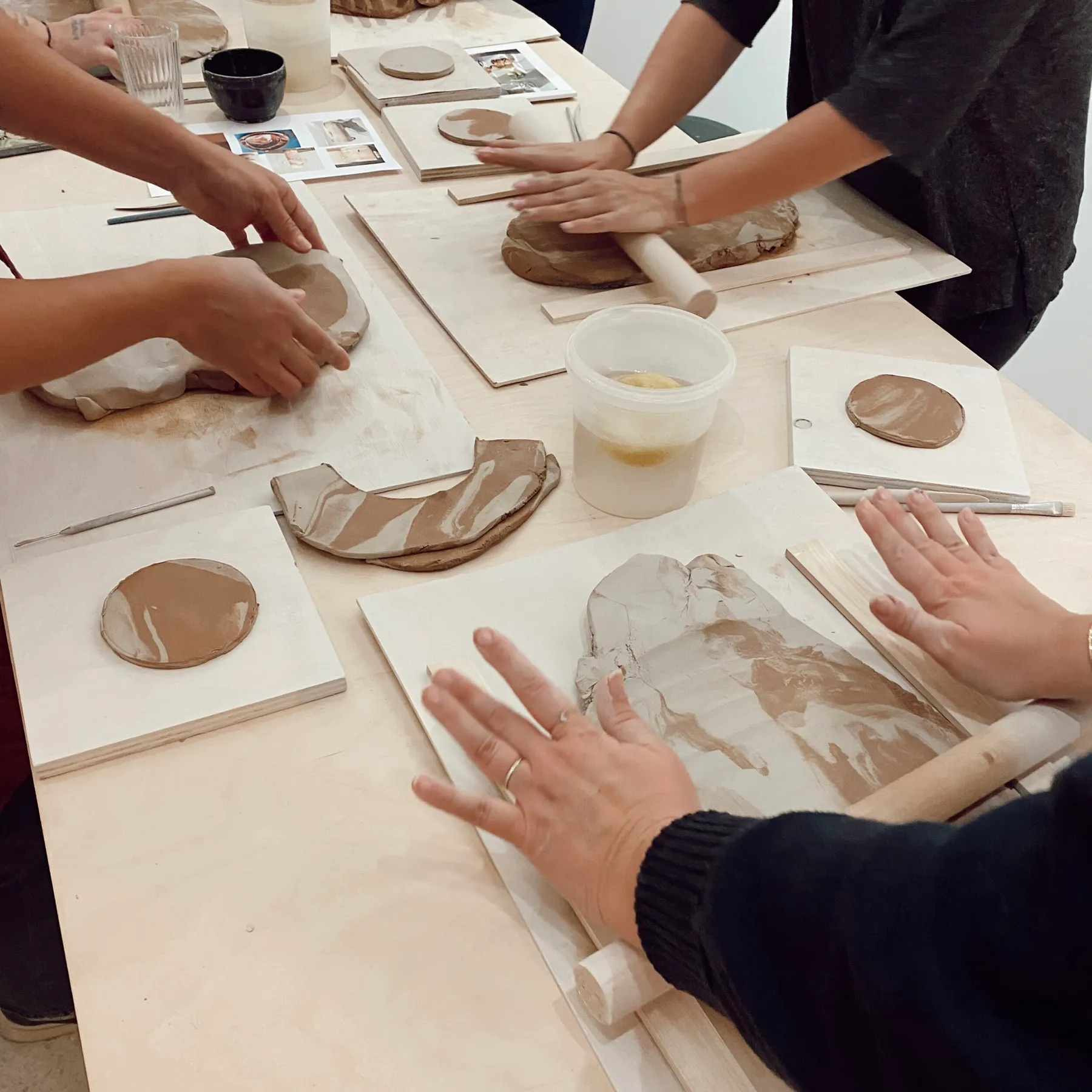 Créez votre vase en terre mêlée - Afbeelding nr. 3 - Wecandoo